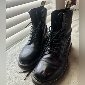 DOC MARTEN WOMENS BOOTS